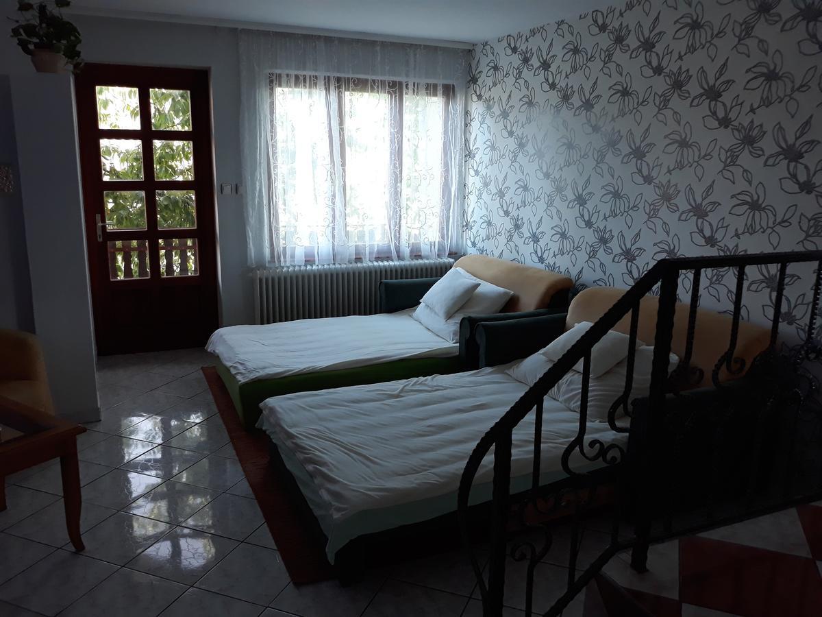 Rozsa Apartman Ленти Екстериор снимка